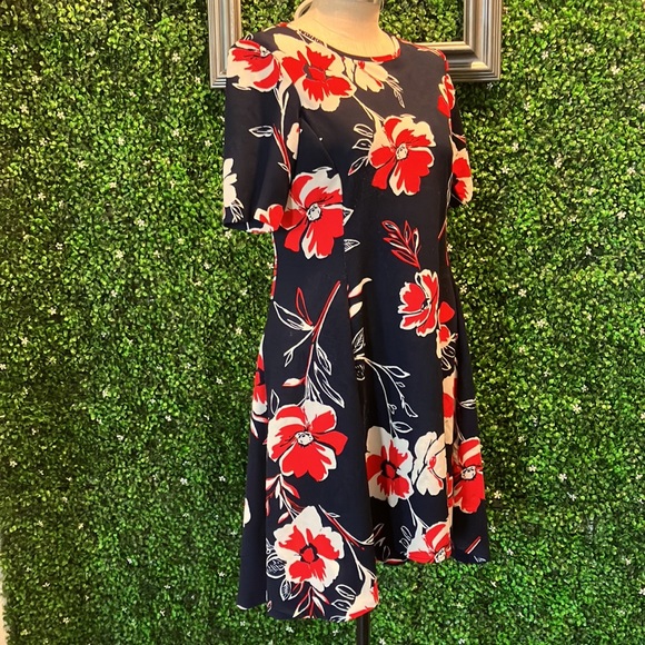 Tash + Sophie Floral Print Dress - Picture 2 of 4